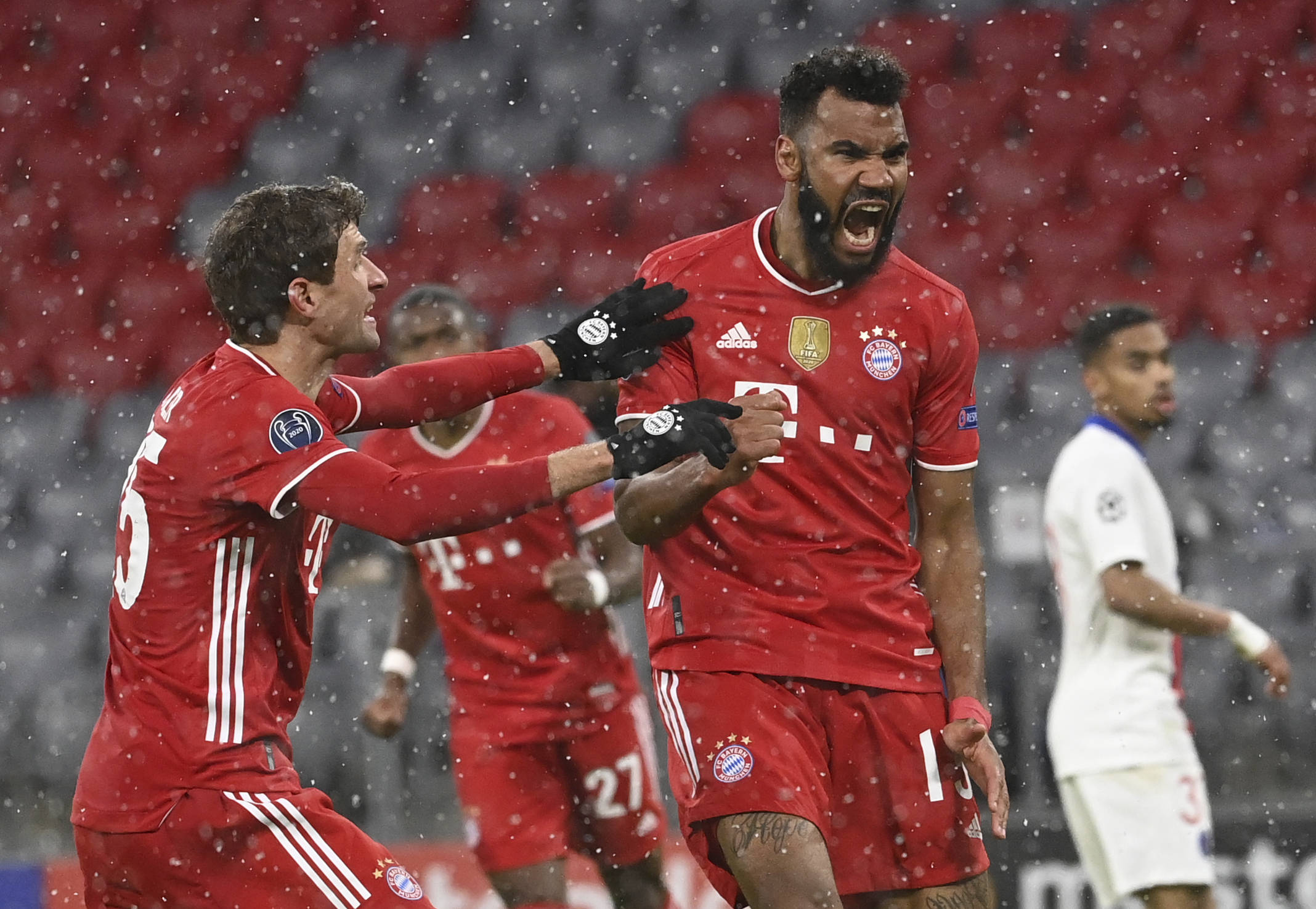 英超首次助攻，吉滕斯本赛季各项赛事助攻数为切尔西队内最多（吉滕斯英超收获处子助攻，本赛季各项赛事助攻数领跑切尔西）