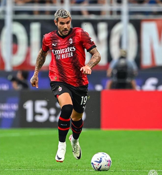 斯帕莱蒂与孔蒂的意甲逆转：那不勒斯击败尤文图斯，迎接新时代