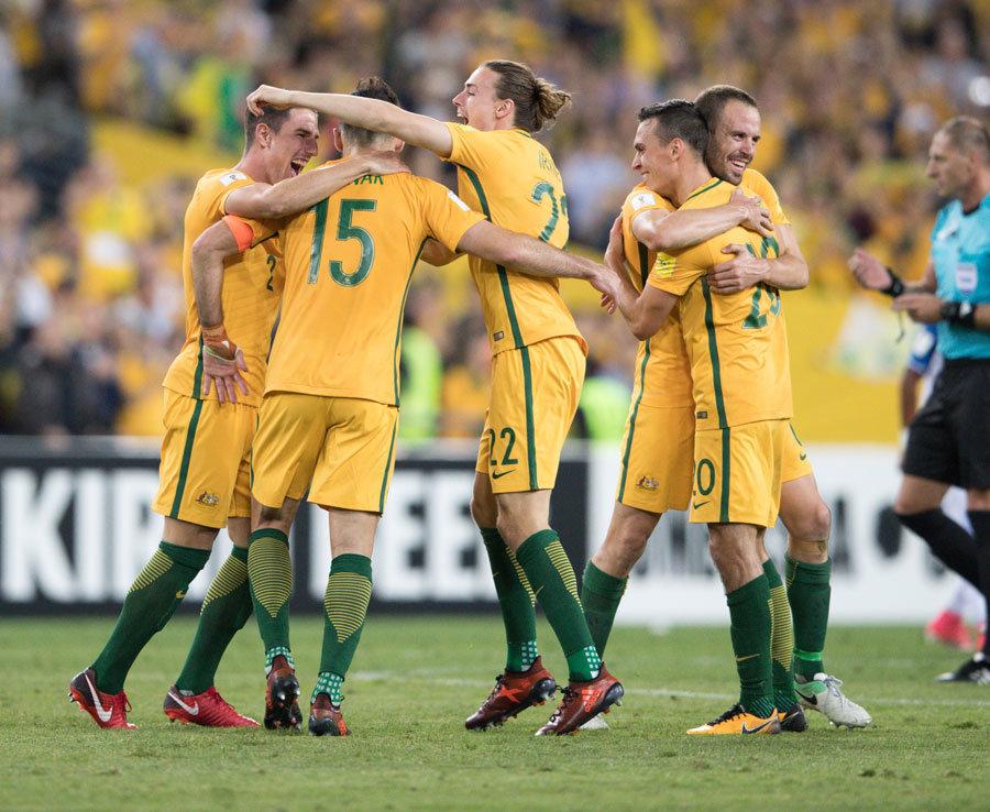 韩媒披露，因对联盟认定塔诺斯“种族歧视”不满，全...