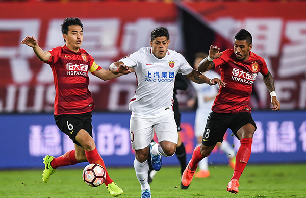 记者：切尔西前锋布罗亚接近永久转会伯恩利