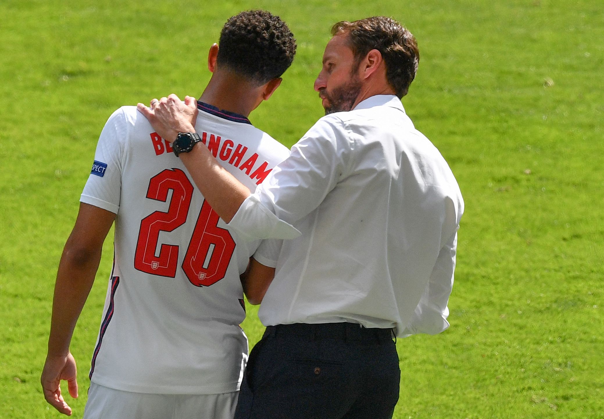 中足联发布2025职业联赛数据：中超场均净比赛时间上升7秒（中足联公布2025赛季职业联赛数据：中超场均净比赛时间增加7秒）