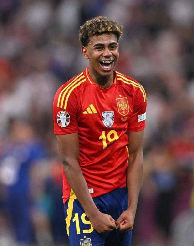 巴西足协官方：加布里埃尔右大腿肌肉损伤，退出本期集训