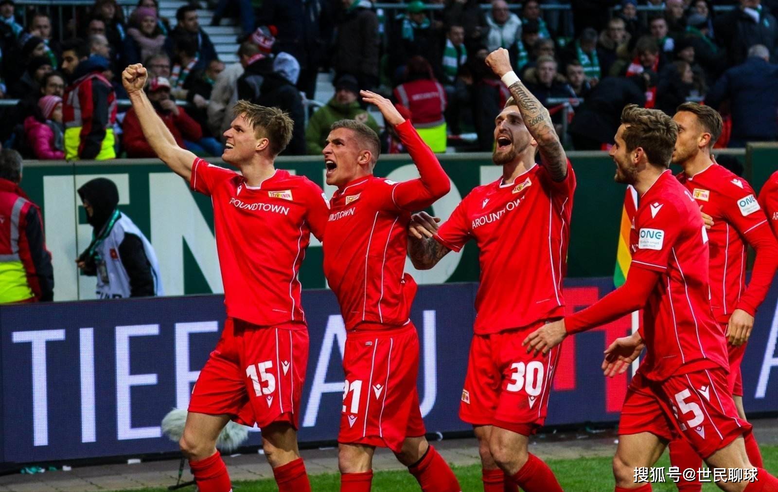 邮报：红军vs毕包前安菲尔德主看台发生误报，球迷被暂时疏散