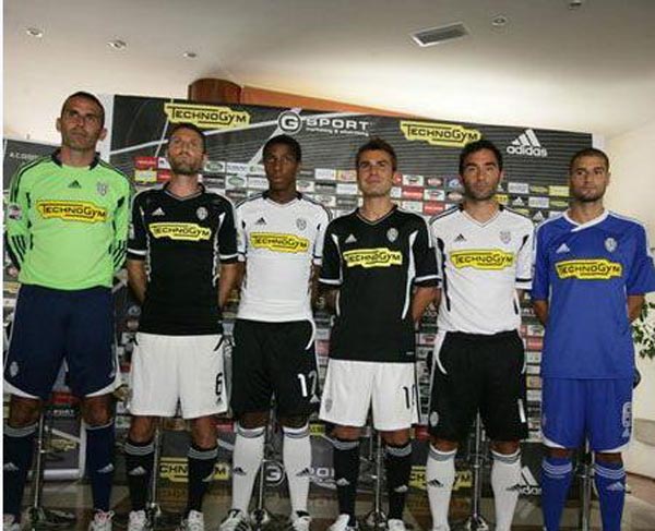 图片报：曼联、曼城&阿森纳在关注法兰克福后卫纳撒尼尔-布朗