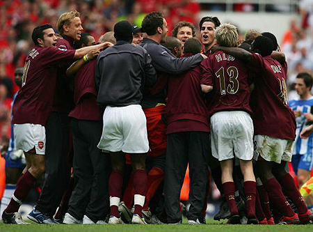 记录报：本菲卡有意冬窗以2500万欧元的转会费出售谢尔德鲁普