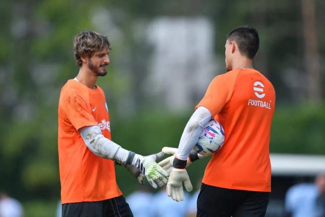 德甲半场：霍恩顿吉破门，格雷罗扳平，拜仁慕尼黑1-1圣保利（半场战报：霍恩顿吉先拔头筹，格雷罗扳平，拜仁慕尼黑暂1-1圣保利）