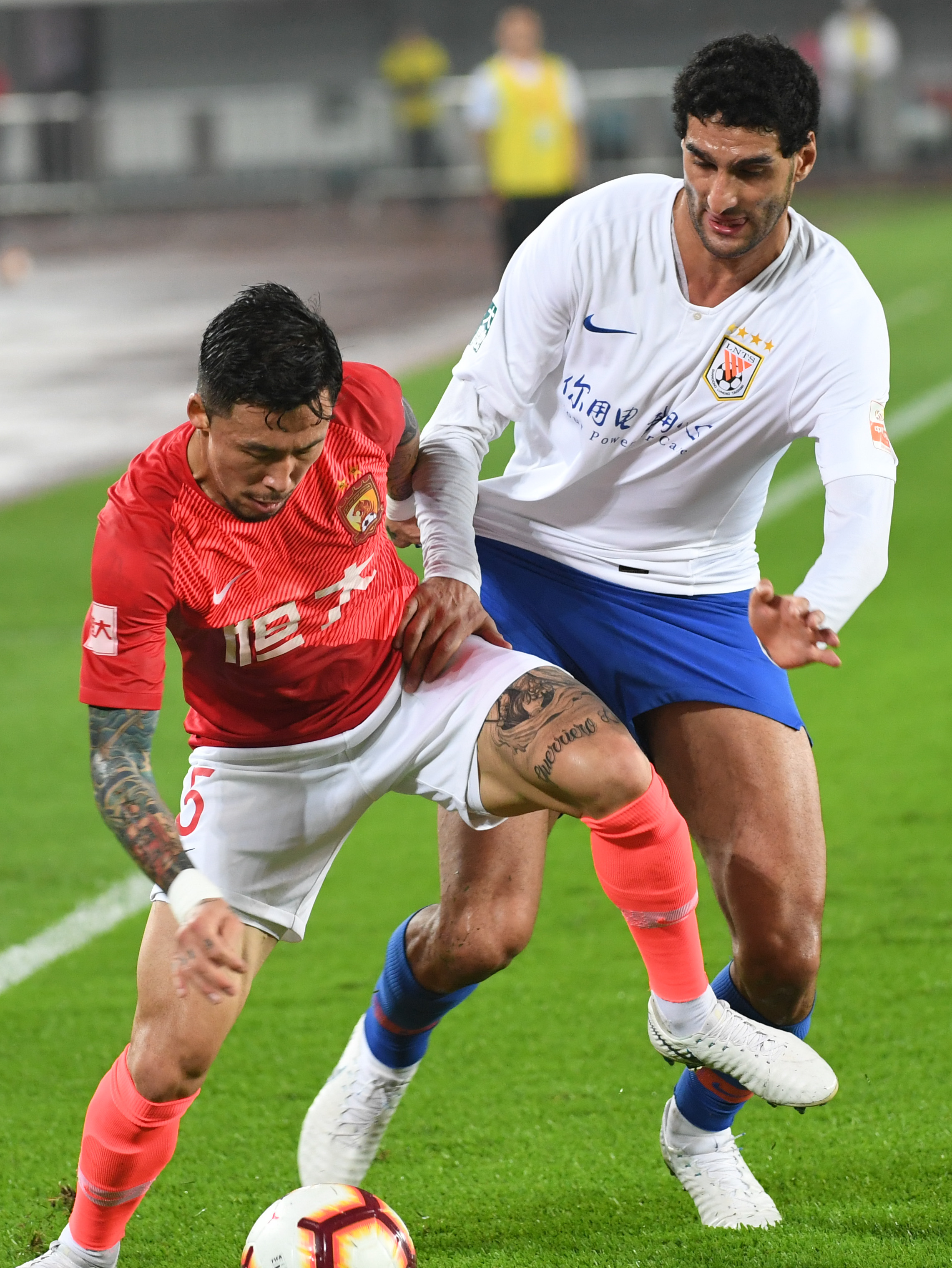 足球欧冠历史纪录被打破，网友：见证传奇（欧冠纪录被刷新，网友：亲眼见证传奇）